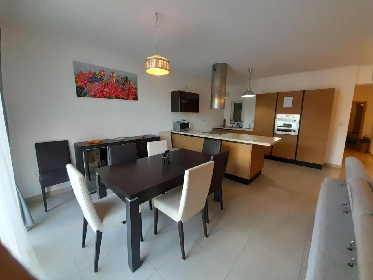 Rooftop St Julians E1 * Сент Джулианс